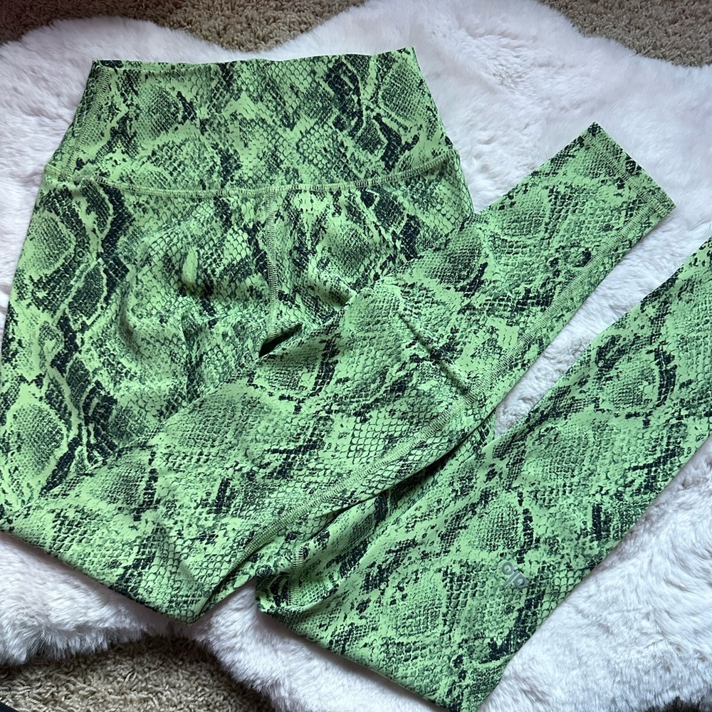 Women’s Nordstrom’s snake pattern leggings